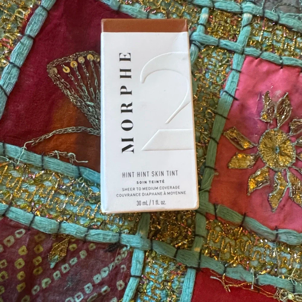 NIB Morphe Hint Hint Skin Tint in mocha concealer